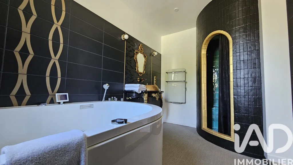 Vannitoad - Exceptional Domain with Pool in Le Mesnil-Theribus