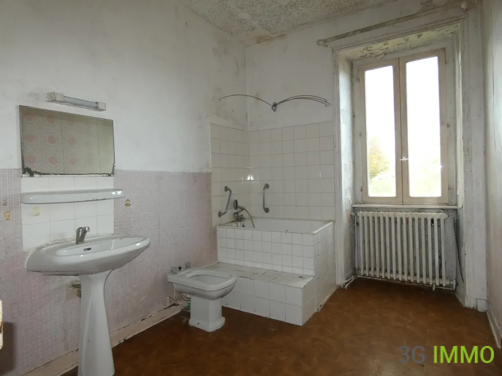 Salles de bain - Maison de Bourg à Rénover à Trébrivan