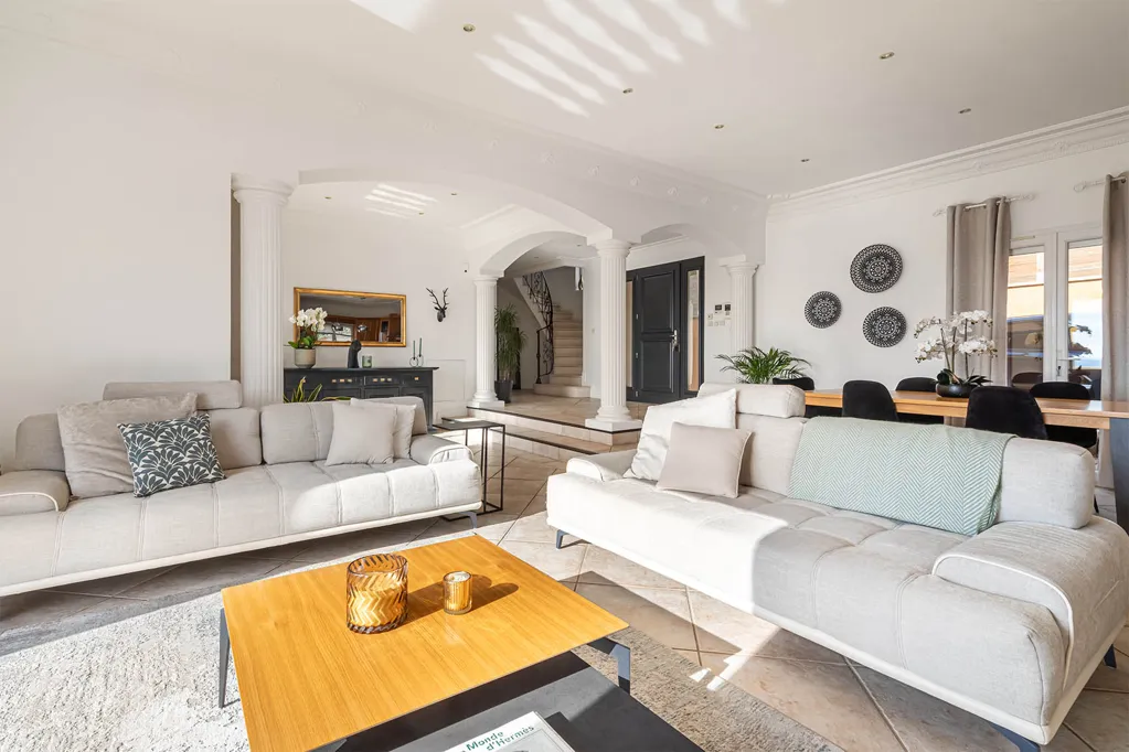 Maison 9 pièces à Pommiers