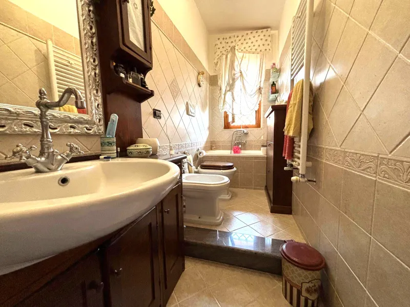 Bagni - Bifamiliar Villa with Garden in Ardea