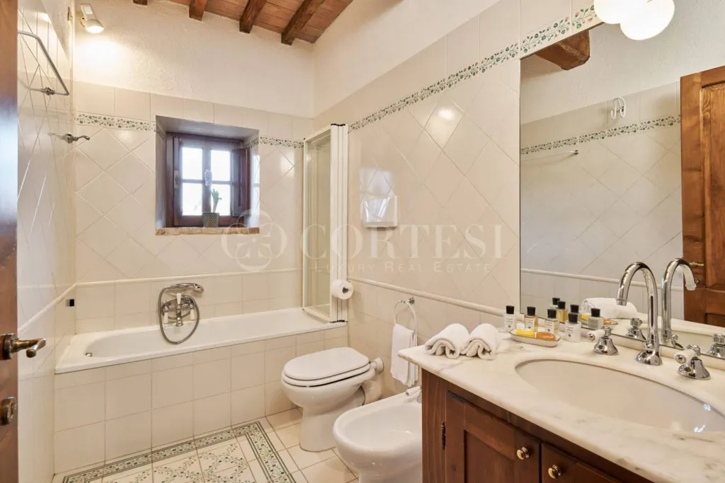 Salles de bain - Restored Medieval Village with Chapel in Umbertide
