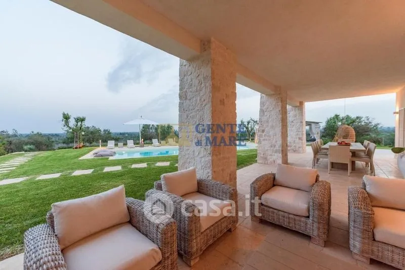 Terrace - Luxury Villa with Pool in Ostuni