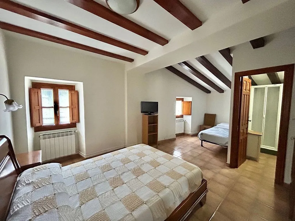 Chambres - Chalet with Agroturismo in Valderejo