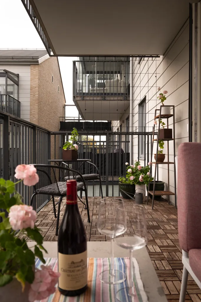 Balcon - Modern Apartment with Two Balconies in Kvillebäcken