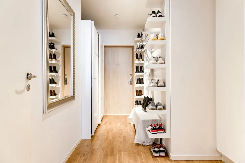 Hallway - Apartment with Generous Balcony in Limhamn Bunkeflostrand