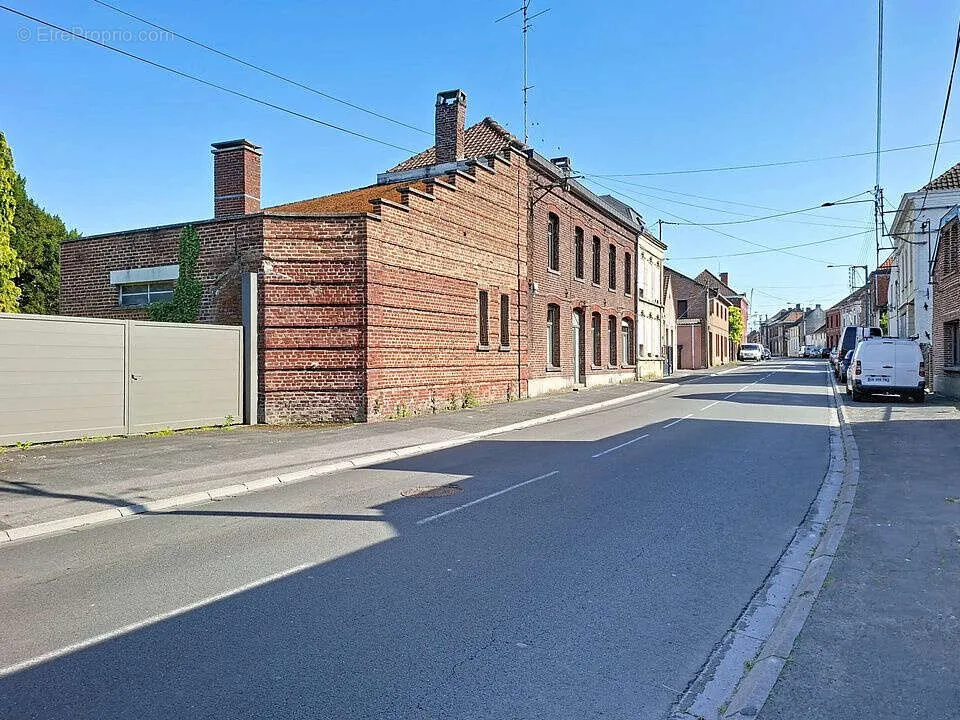 Extérieur - Propriété de Caractère avec Jardin à Crespin