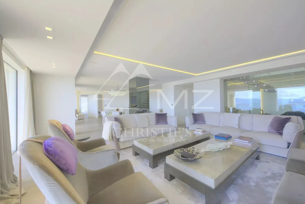 Séjour - Penthouse Unique avec Vue Panoramique sur la Croisette à Cannes