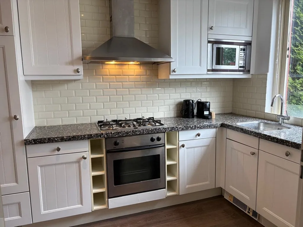 Köök - Renovated Townhouse with Backyard in Osdorp