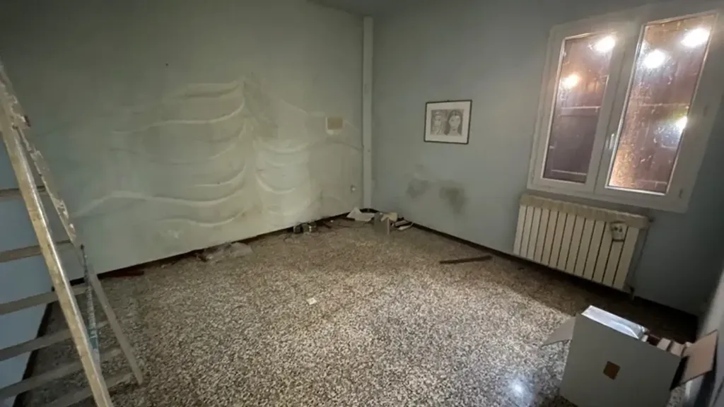 Pièces - Independent Casale with Large Lot in Imola