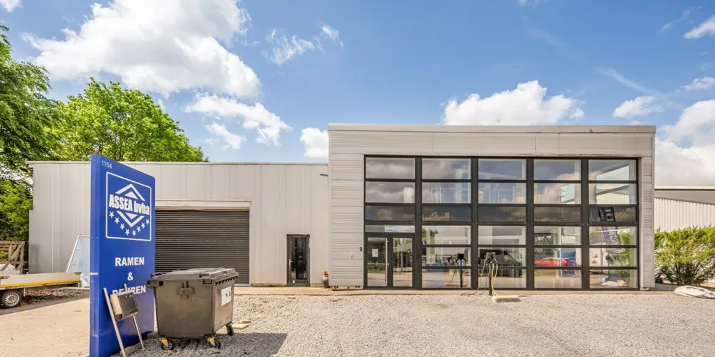 Extérieur - Bâtiment Commercial avec Jardin près de Hasselt