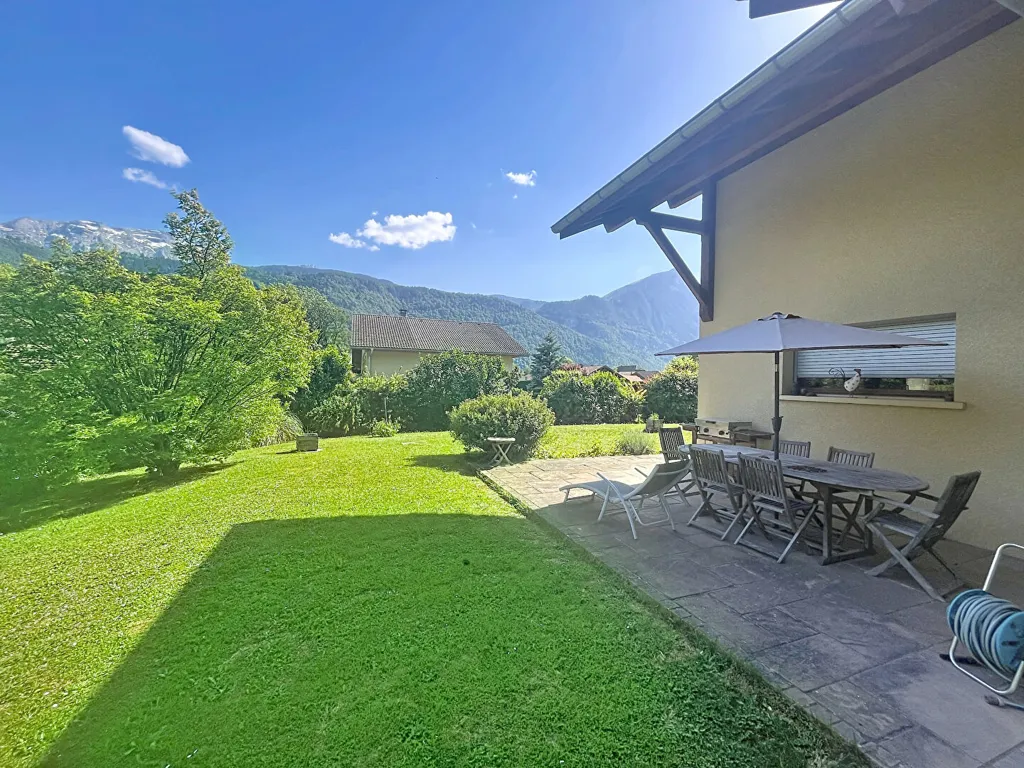 Aed - Modernised House with Mountain View in Marignier