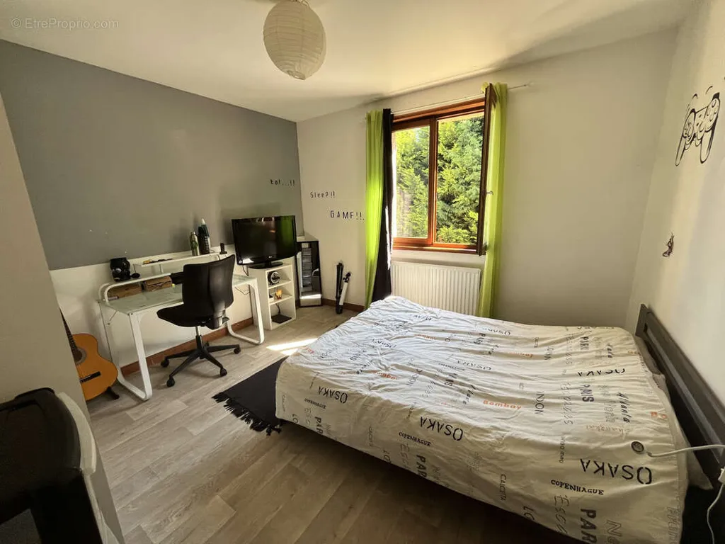 7-toaline maja asukohas Saint-Chamond
