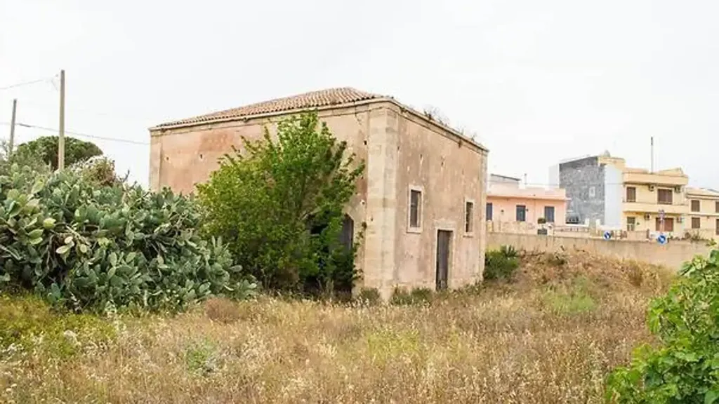 Extérieur - Historic Distillery with Seafront in Marzamemi