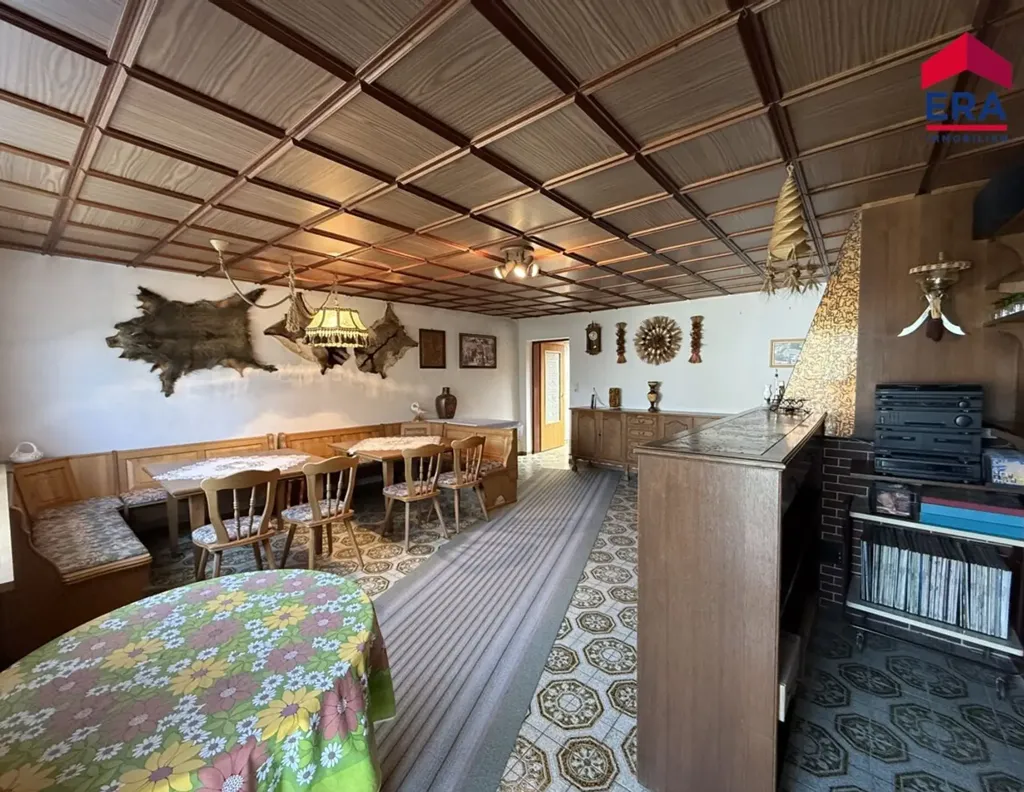 Söögituba - Spacious House in Green Setting, Drösing
