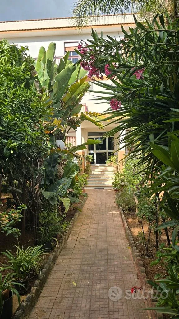 Garden - Independent Student Residence Building near University
