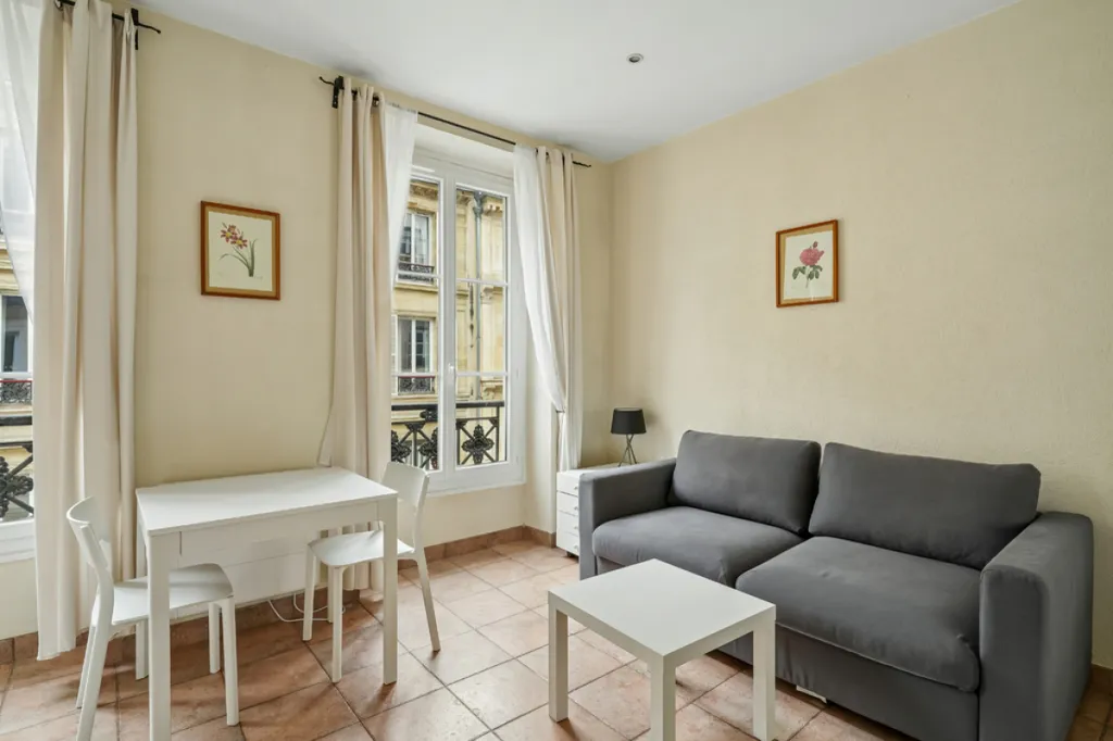 Séjour - Studio Lumineux avec Gardienne dans le 9ème Arrondissement