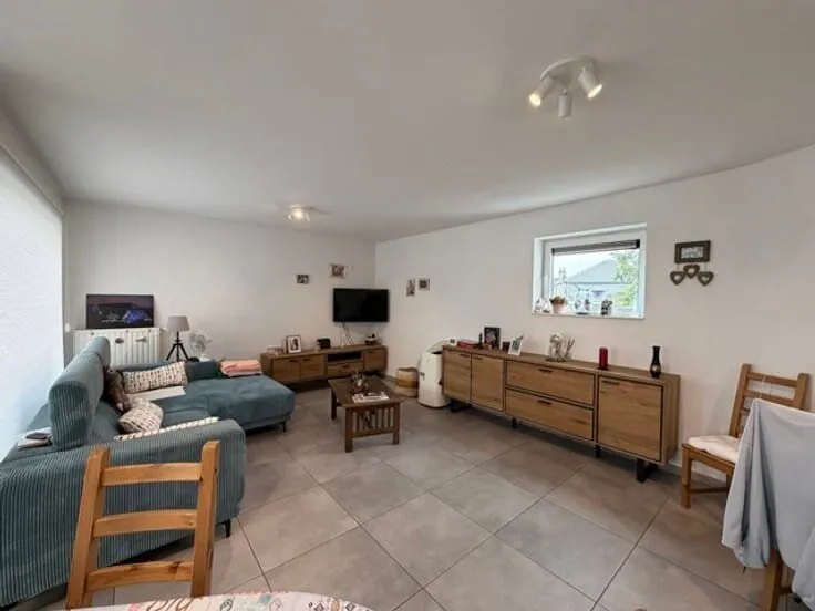 Séjour - Appartement Moderne 2 Chambres avec Balcon à Oupeye