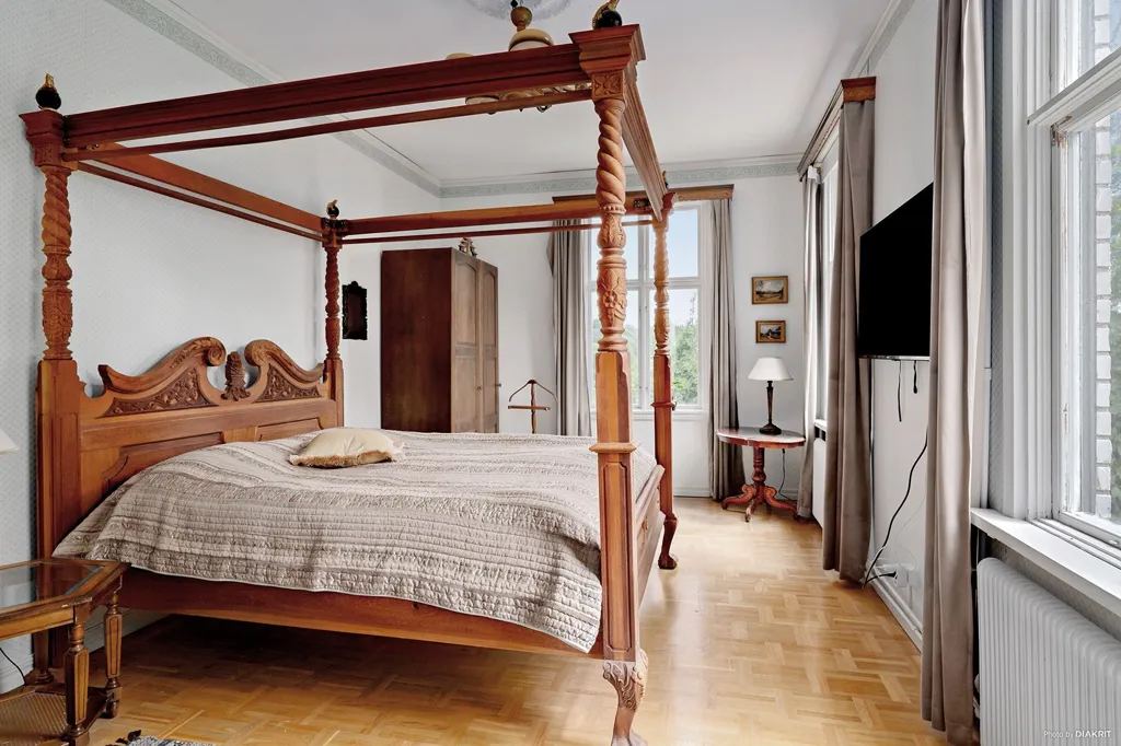 Bedrooms - Historic Manor with River View in Blekinge
