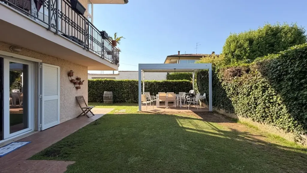 Garden - Detached Villa with Dual Apartments in Massarosa