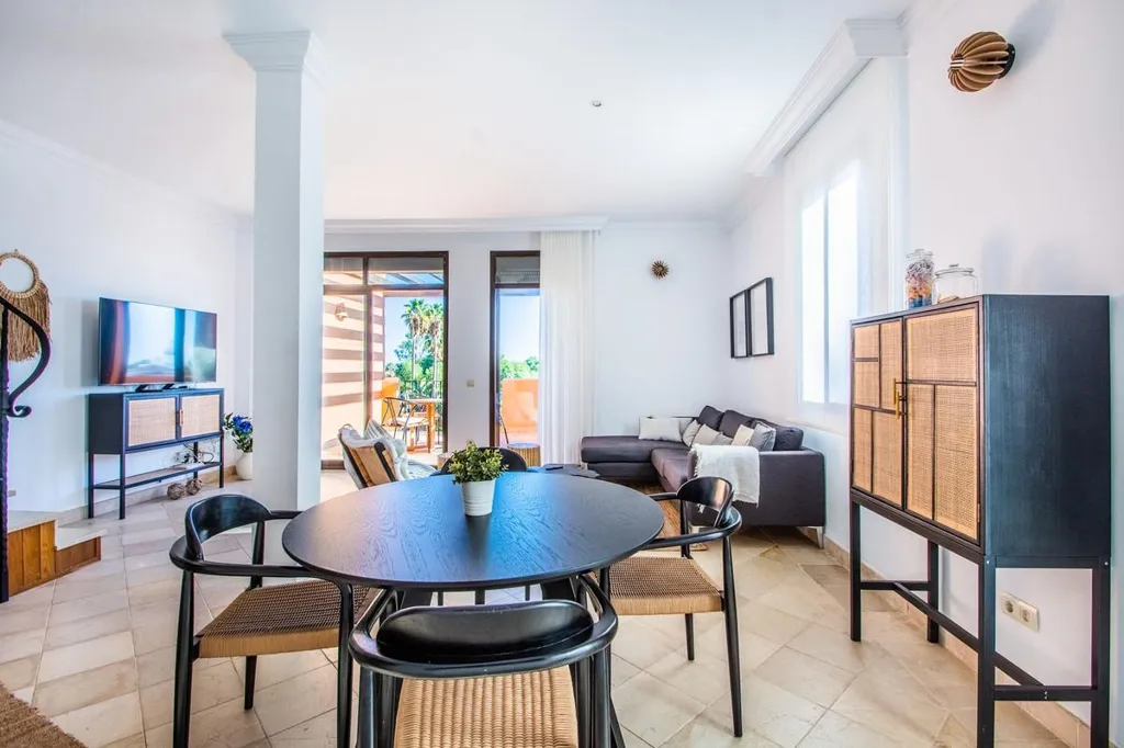 Salle à manger - Beachfront Penthouse with Jacuzzi in Estepona