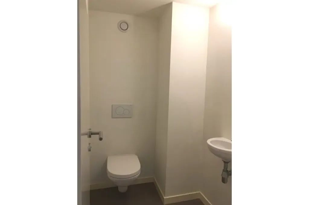 Bagni - Duplex with High Ceilings near Squares District