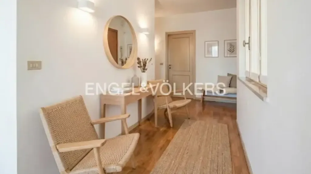 hallway_entrance