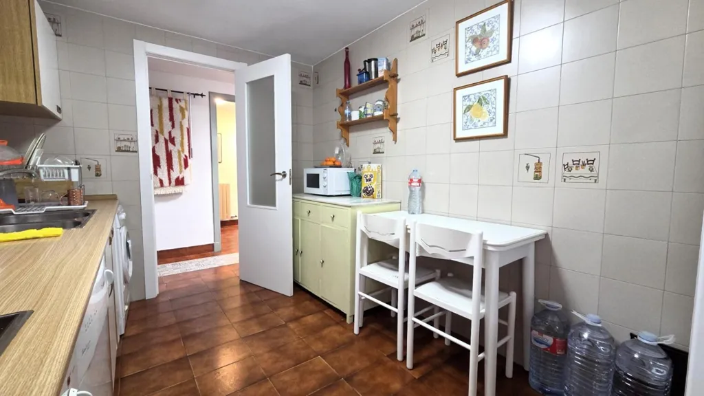 Cuisine - 4-Bedroom Flat with South/East Orientation in Ávila