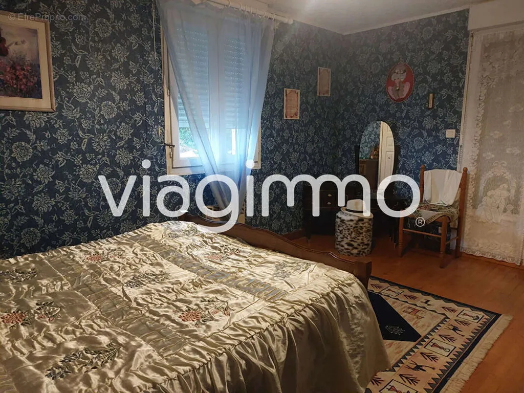 Camere da letto - Six-Bedroom House with Garden in Chillac