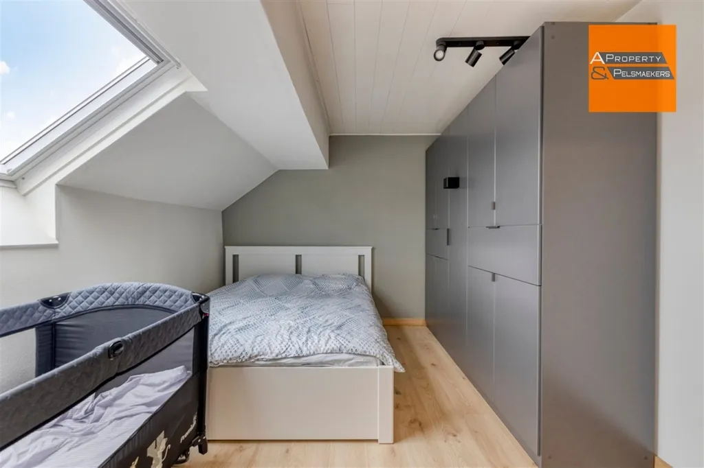 Chambres - Local Commercial avec Appartement à Sterrebeek