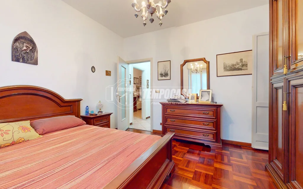 Bedrooms - Trilocale with Lake View in Mantua
