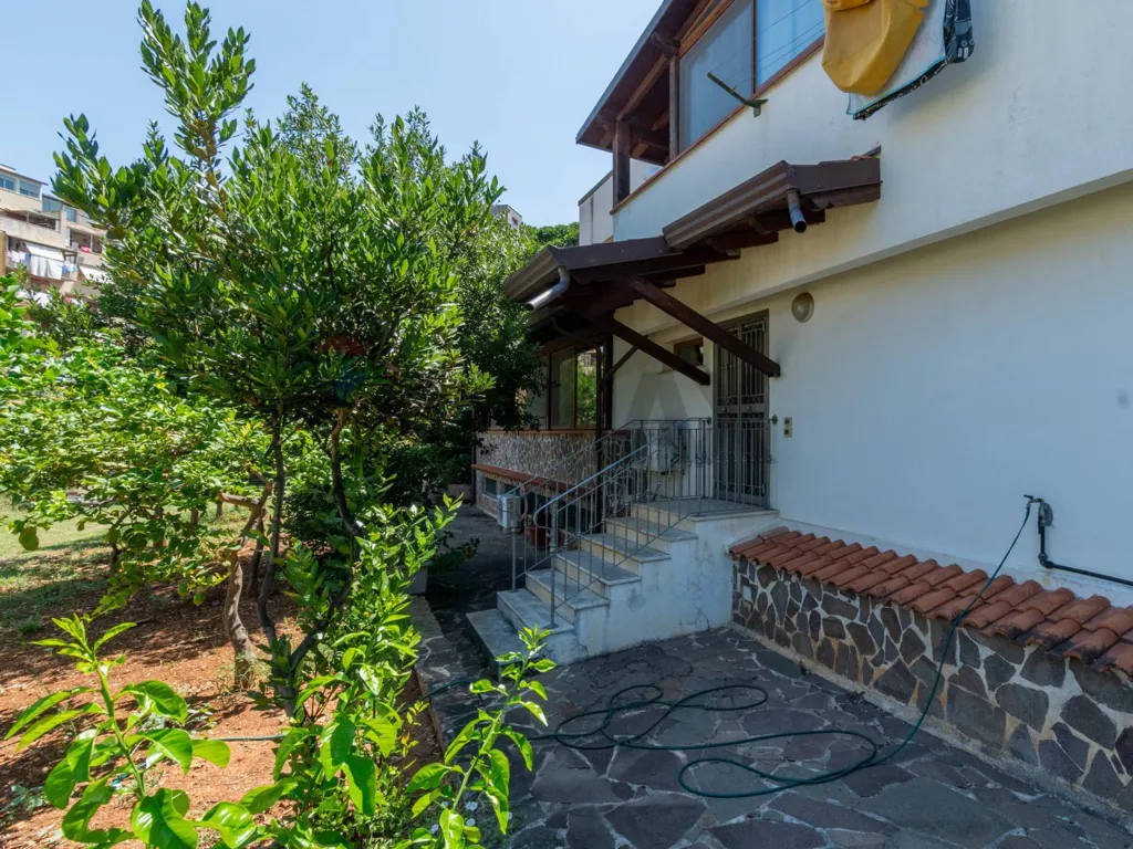 Terrass - Single Villa with Pool in Palermo