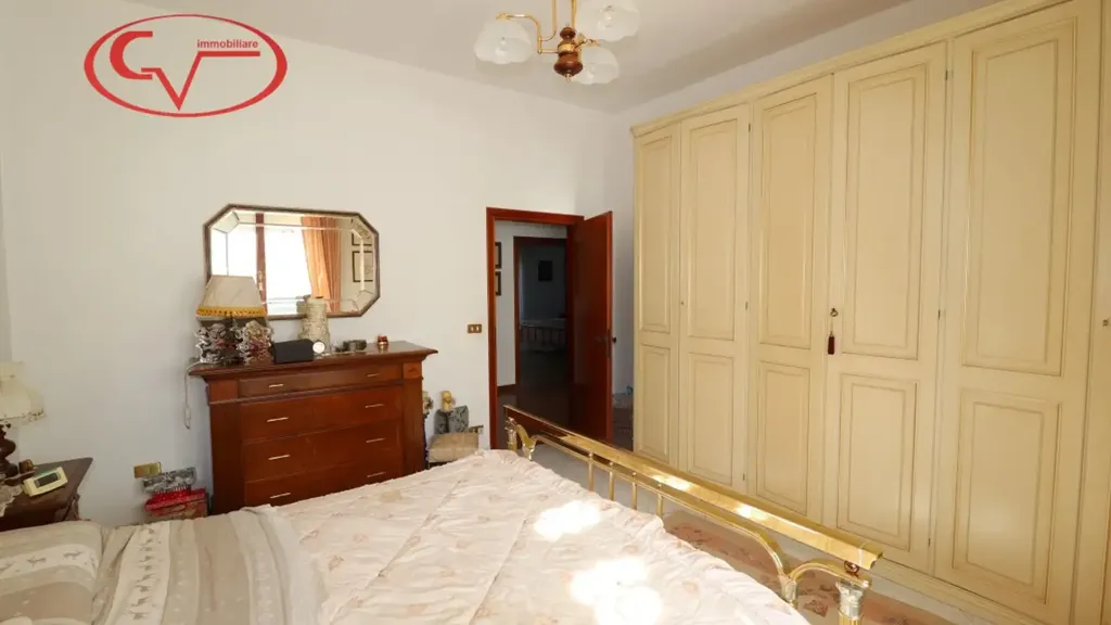 Chambres - Trifamiliare Villa with Garden in Montevarchi