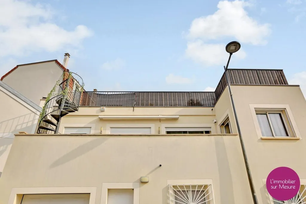 Exterior - House with Rooftop in Fontenay-sous-Bois