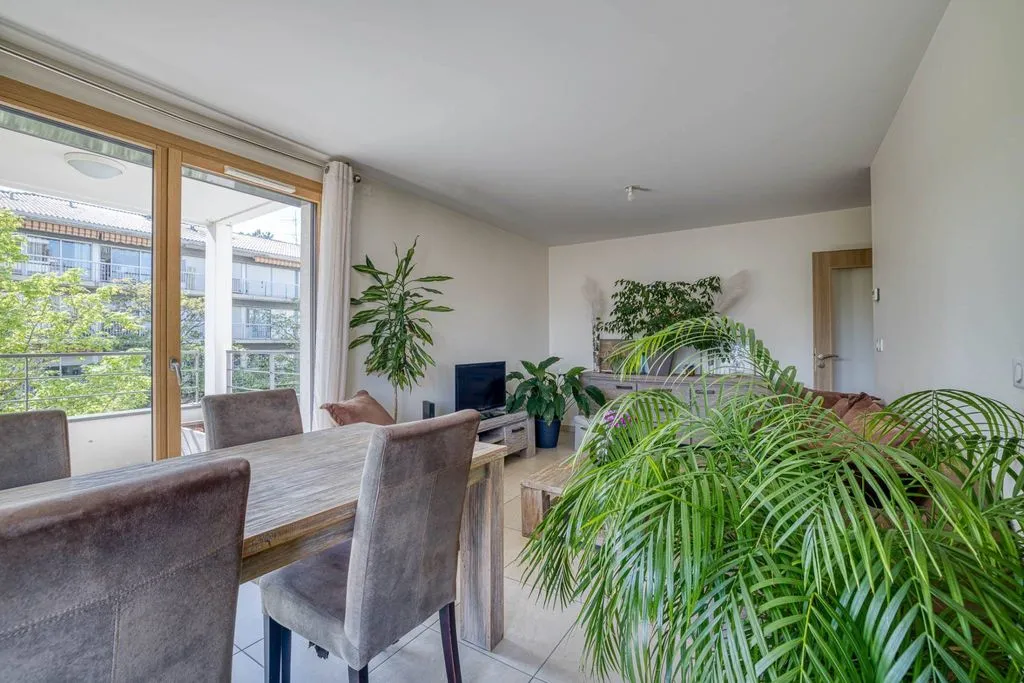 Söögituba - 1 Bedroom Apartment with Mountain View in Annecy