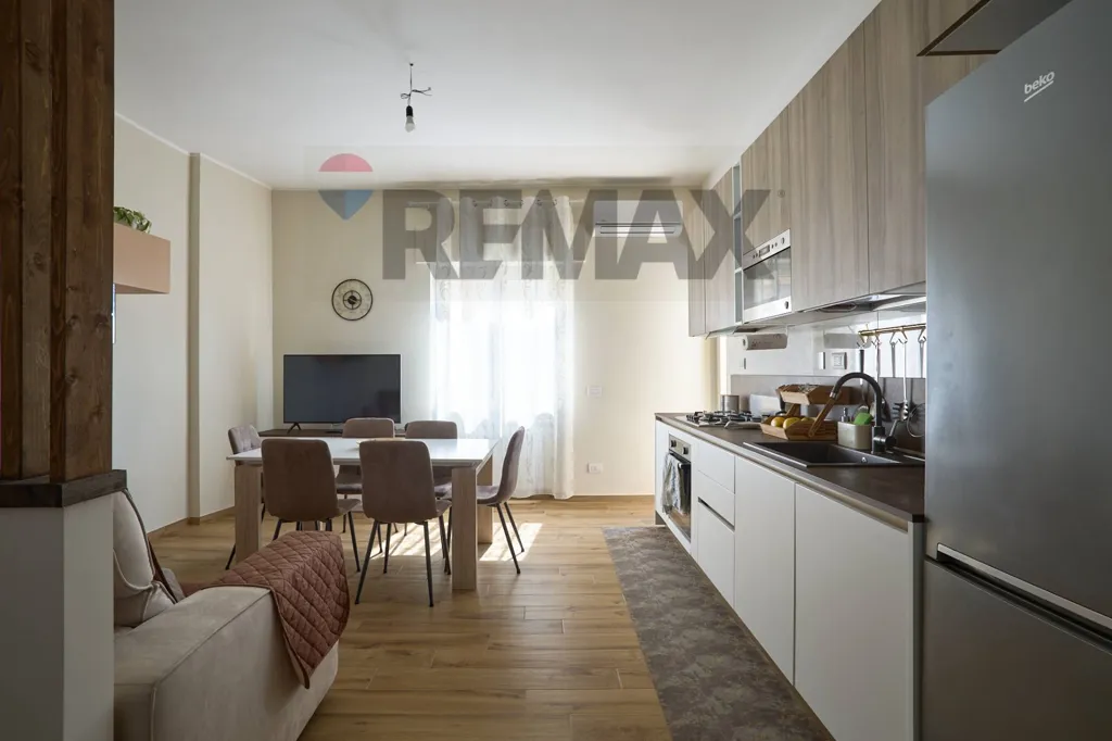 Cucina - Ristrutturato Triplex with Balcony in Torre Maura
