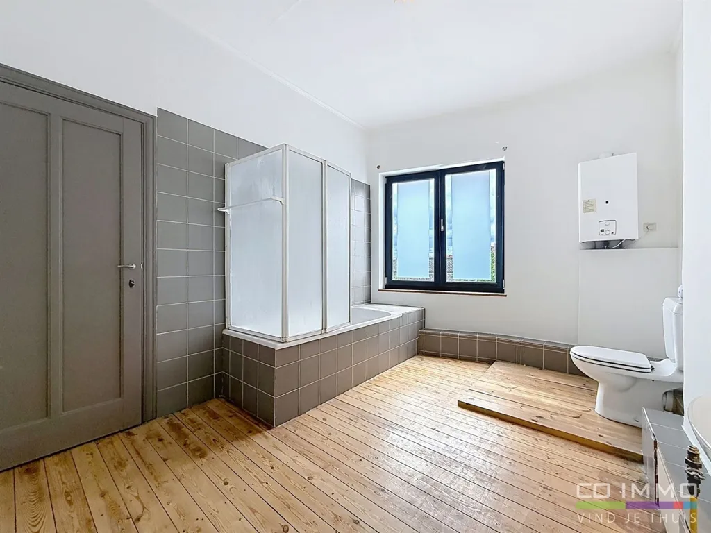 Bathrooms - Partially Renovated Villa in Tienen