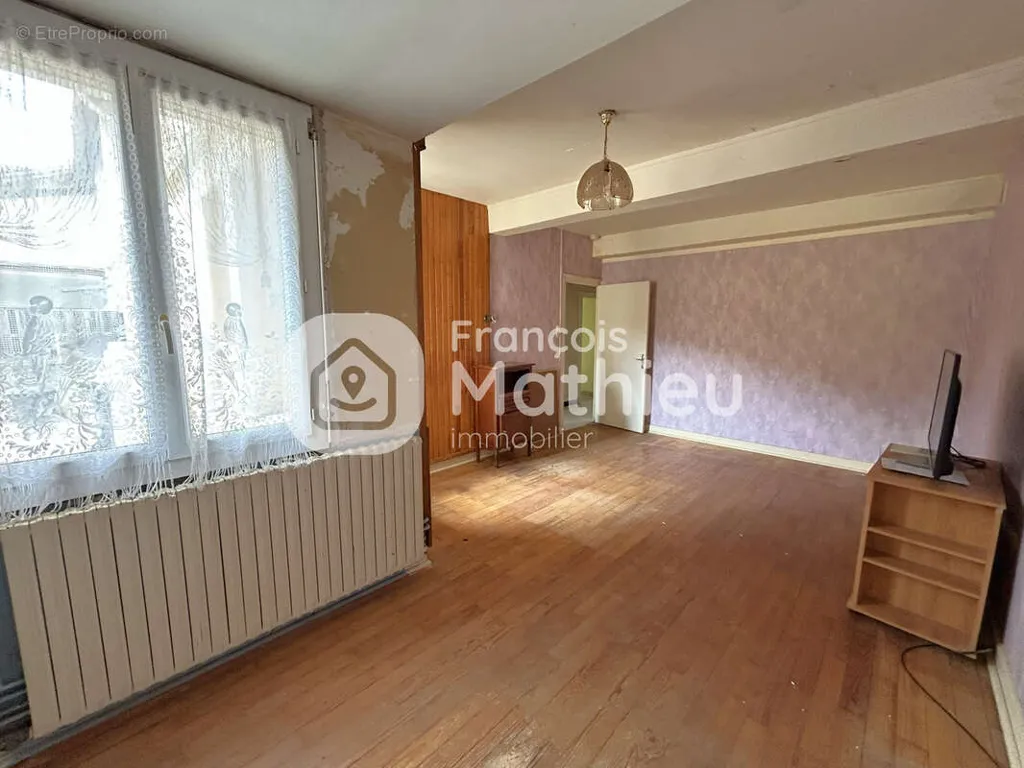 Séjour - Ensemble Immobilier avec Garages à Villars-les-Dombes