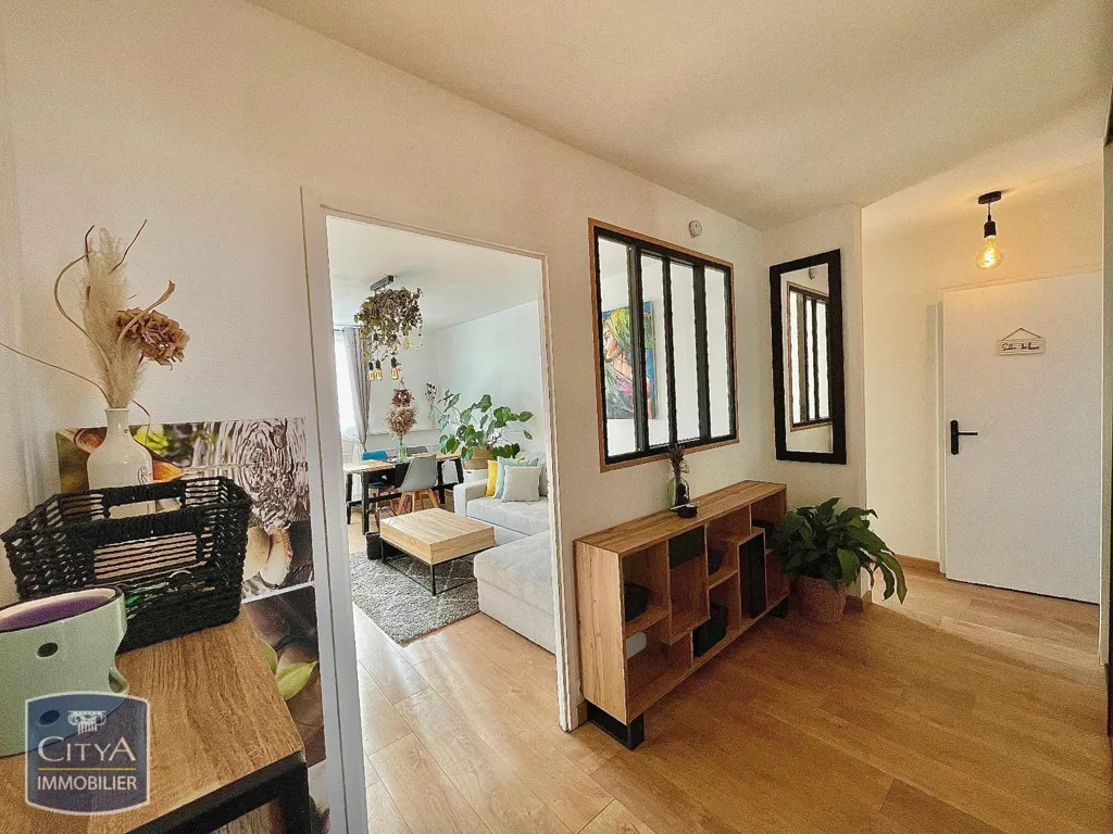 Entrée - Chambre en Colocation avec Ascenseur à Saint-Étienne