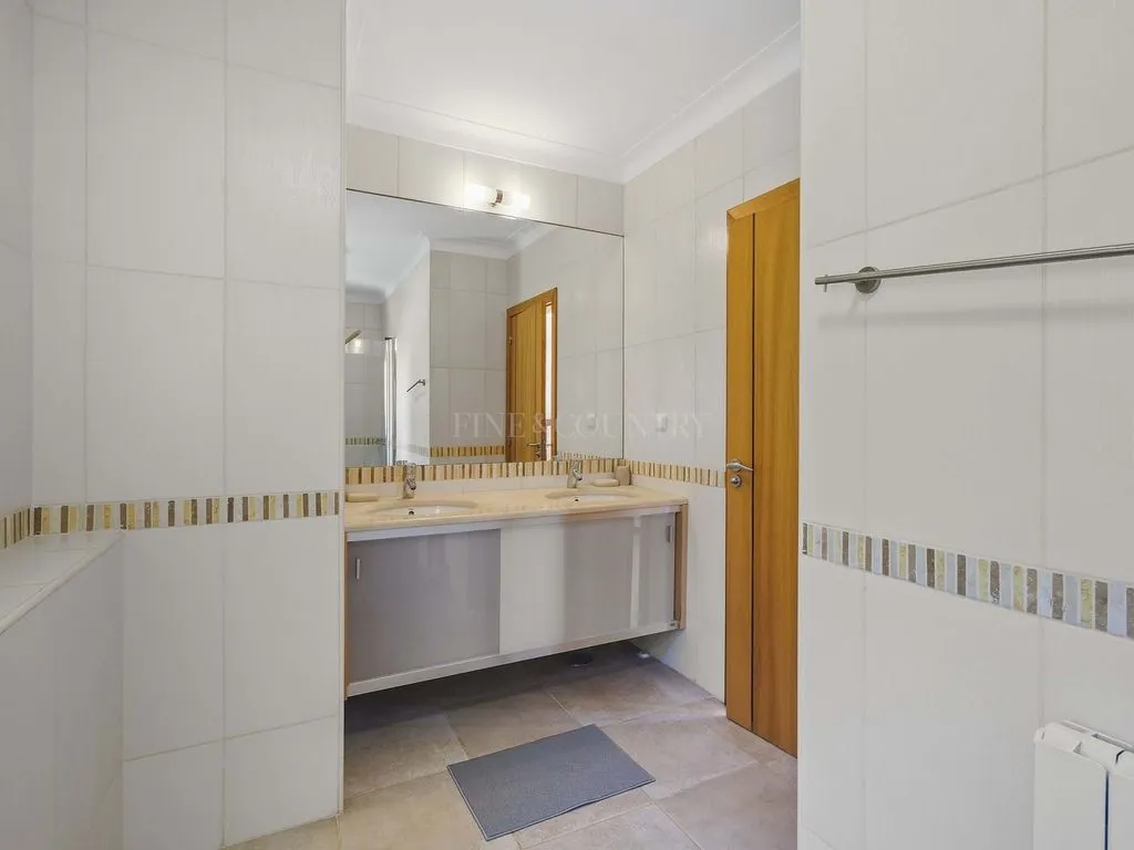 Vannitoad - Luxury Villa with Golf Views in Estômbar