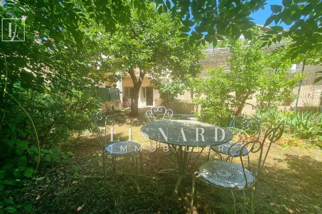 Aed - Basement Apartment with Garden in Vallauris