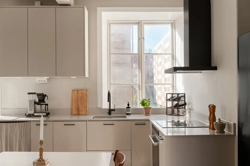 Köök - Modern Flat with South-Facing Balcony in Södermalm