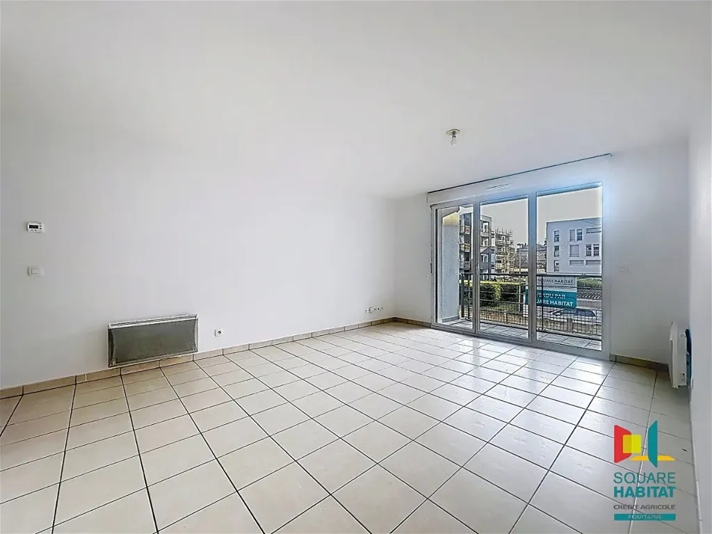 Pièces - Appartement T2 avec Balcon à Bordeaux Bastide