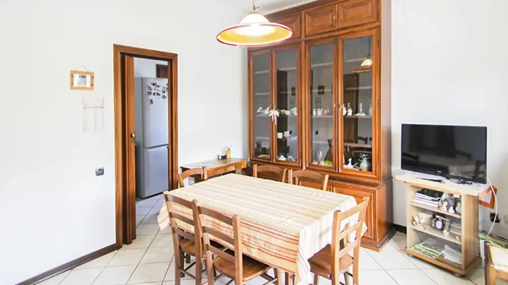 Salle à manger - Triplex with Balconies in Castiglione Olona