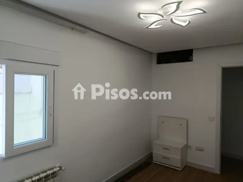 Pièces - Fully Furnished Flat with Ascensor in Latina