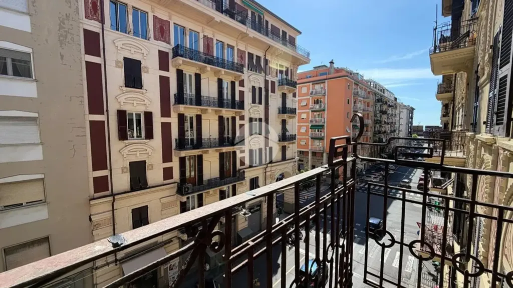 Balcone - Central Apartment with Balcony in La Spezia