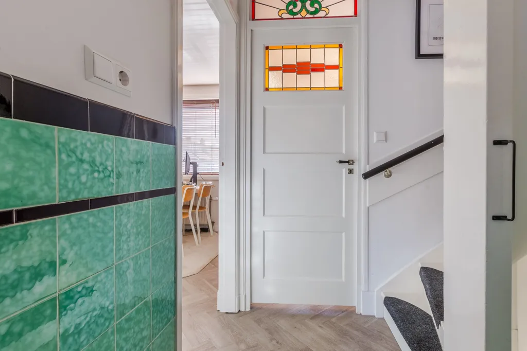 Esik - 1930s Semi-detached House with Garden in Haarlem