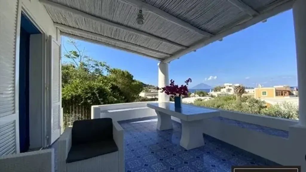 Terrass - Historic Villa with Sea View in Panarea