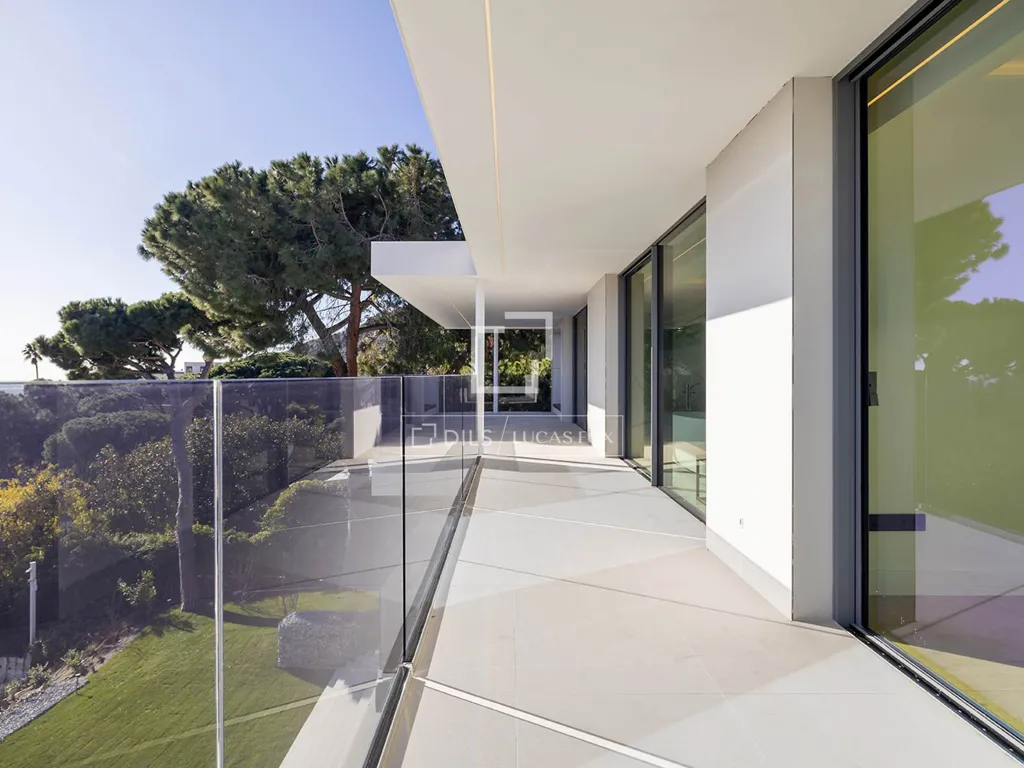 Rõdu - New Build Villa with Panoramic Views in Pedralbes