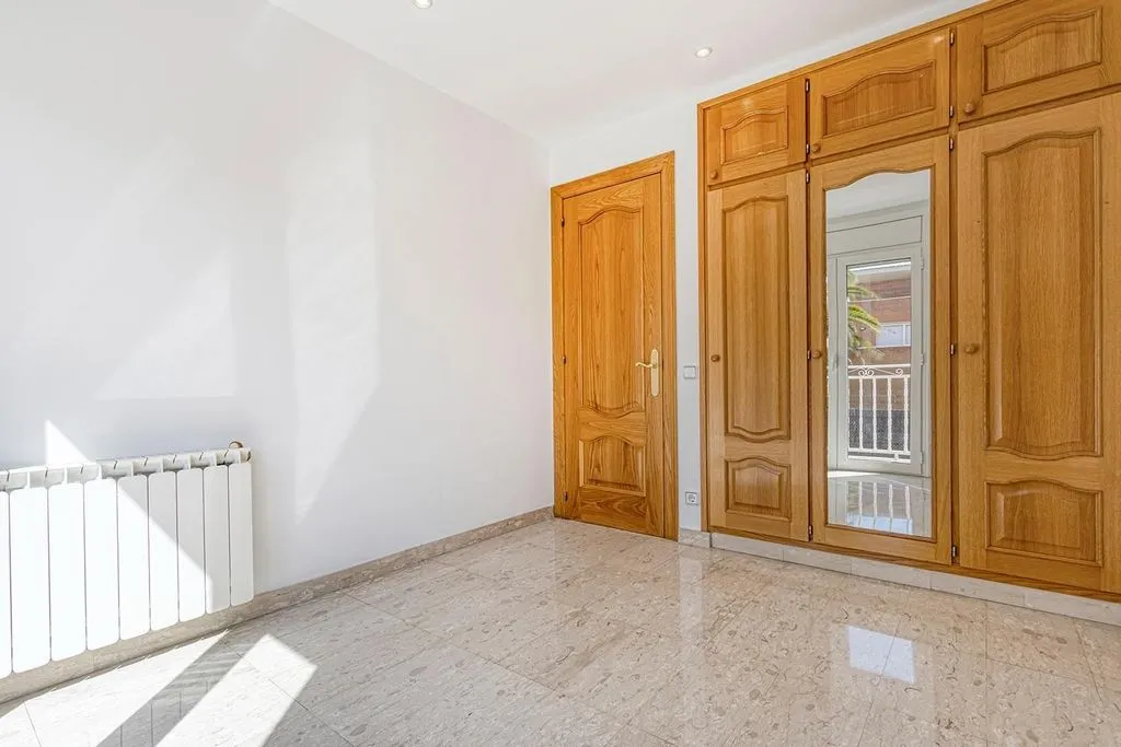 Rooms - Luxury Detached House with Terrace in Igualada