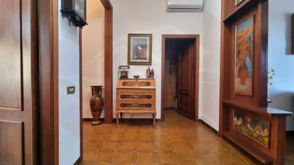 Esik - Apartment with Terrace near Empoli Stadium